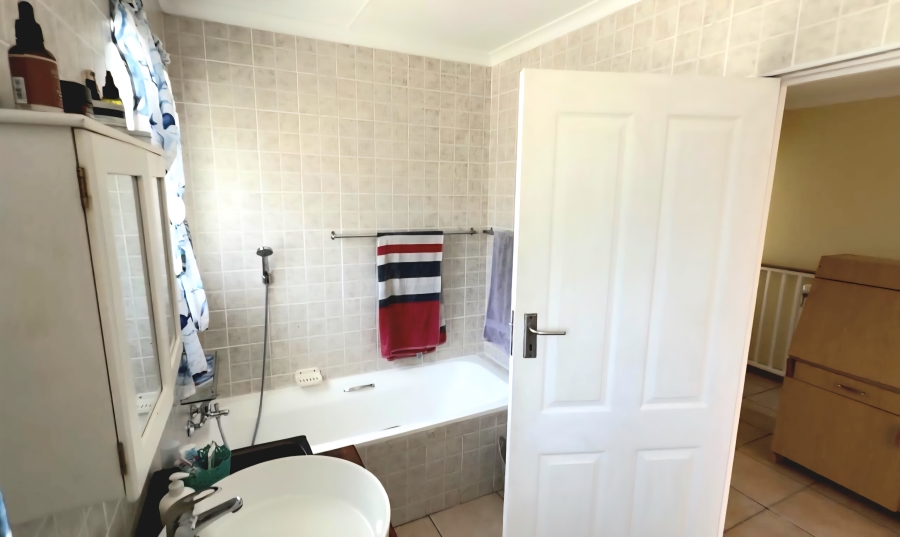 3 Bedroom Property for Sale in Dana Bay Western Cape